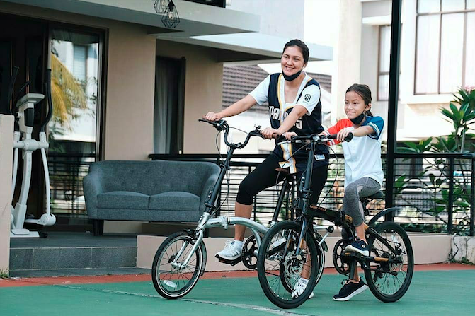 URBAN BIKE: Sepeda lipat United cocok untuk menemani santai keluarga. (Sumber: instagram @dagnesia)