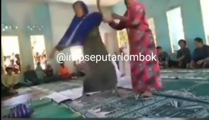 Video Viral…Ibu Ngamuk Di Acara Akad Nikah Putrinya