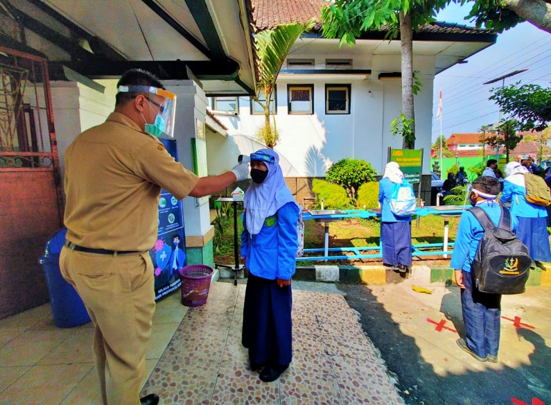 Simulasi pembelajaran di salah satu sekolah di Kota Magelang (13/7/2020)-(Foto: Istimewa)