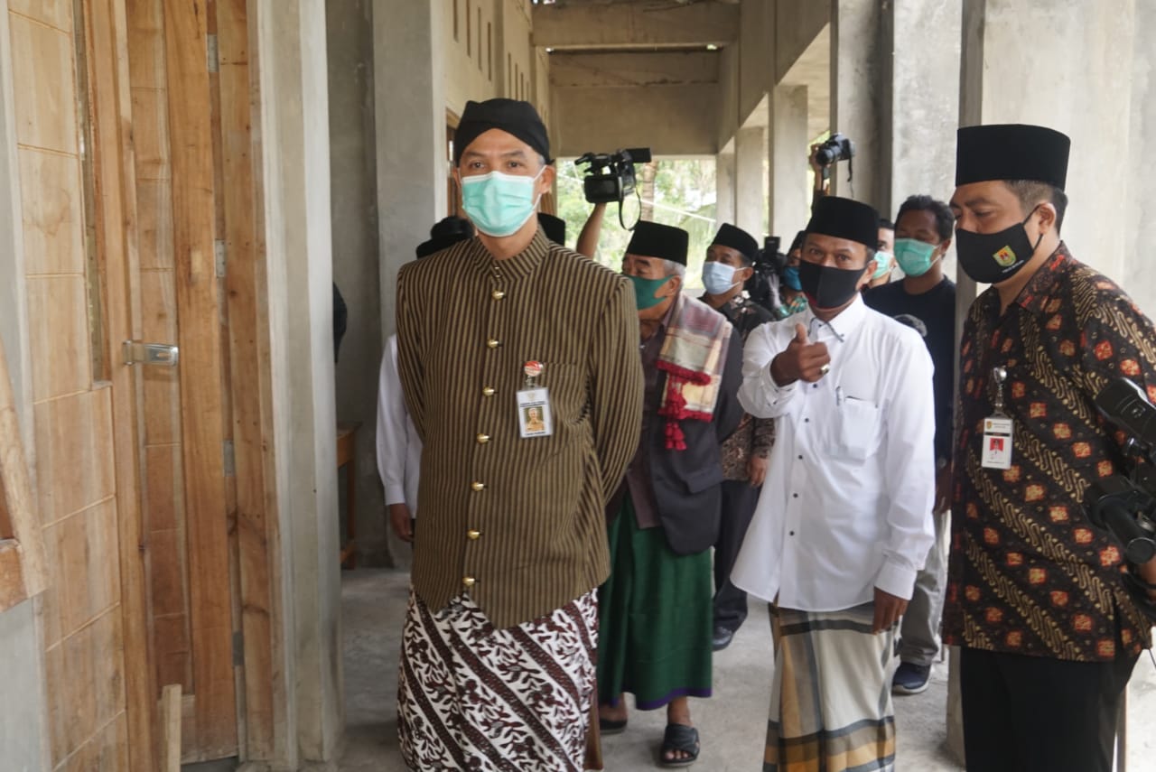 Ganjar Pranowo saat lakukan kunjungan kerja di Magelang (16/7/2020)-(Foto-Istimewa)