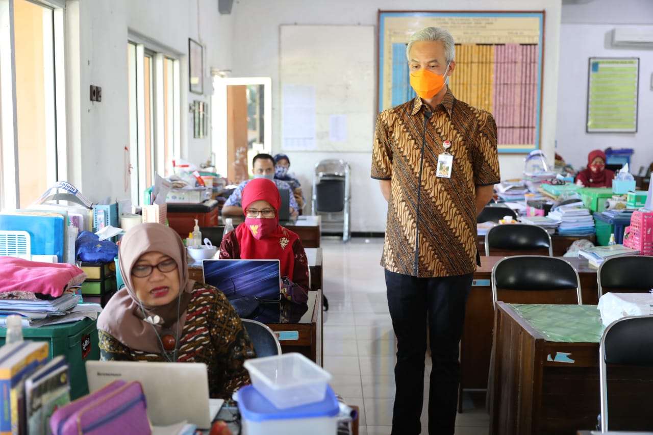 Sidak KBM Daring di Sekolah, Ini Pesan Ganjar