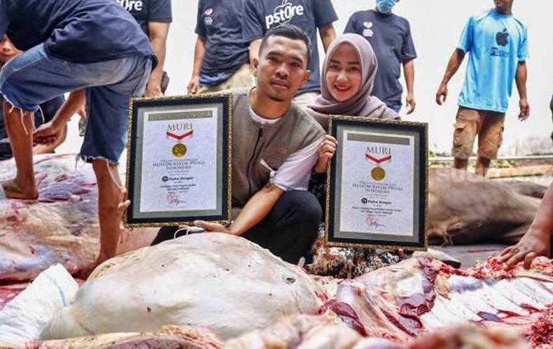 YouTuber Putra Siregar meraih dua rekor MURI karena qurban 404 hewan