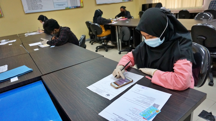 Calon Mahasiswa UNTIDAR saat mengikuti Seleksi Mandiri Ujian Tulis (SMUT) Universitas Tidar tahun 2020 (4/8/2020)-(Foto: Istimewa)