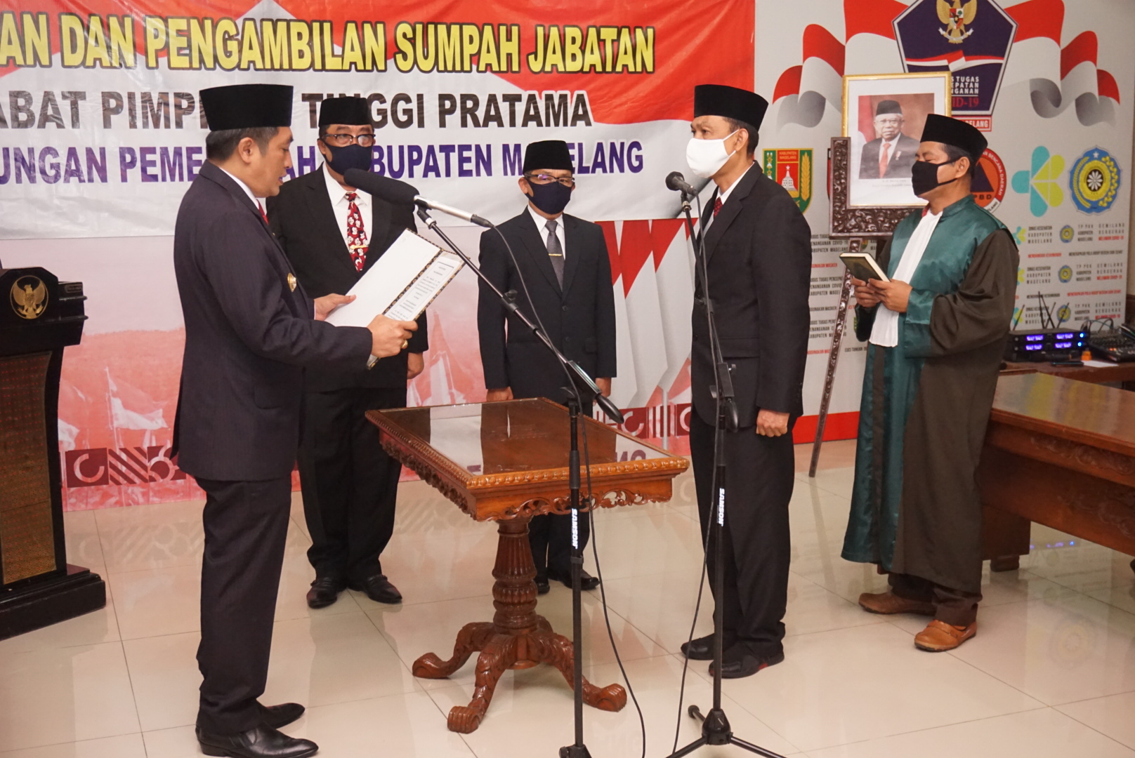 Bupati Magelang melantik Iwan Sutiarso sebagai asisten perekonomian dan pembangunan (13/8/2020)-(Foto: istimewa)