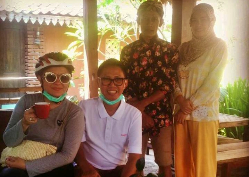 Eko Patrio beserta Istri di Borobudur (14/8/2020)-(Foto: Istimewa)