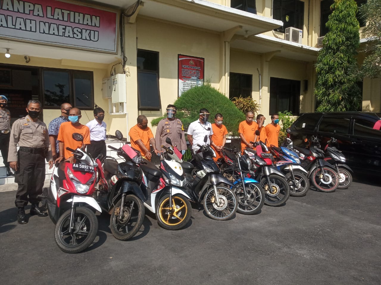 Para pelaku curanmor dan curas dibekuk Polres Magelang (3/8/2020)-(Foto: bsn)