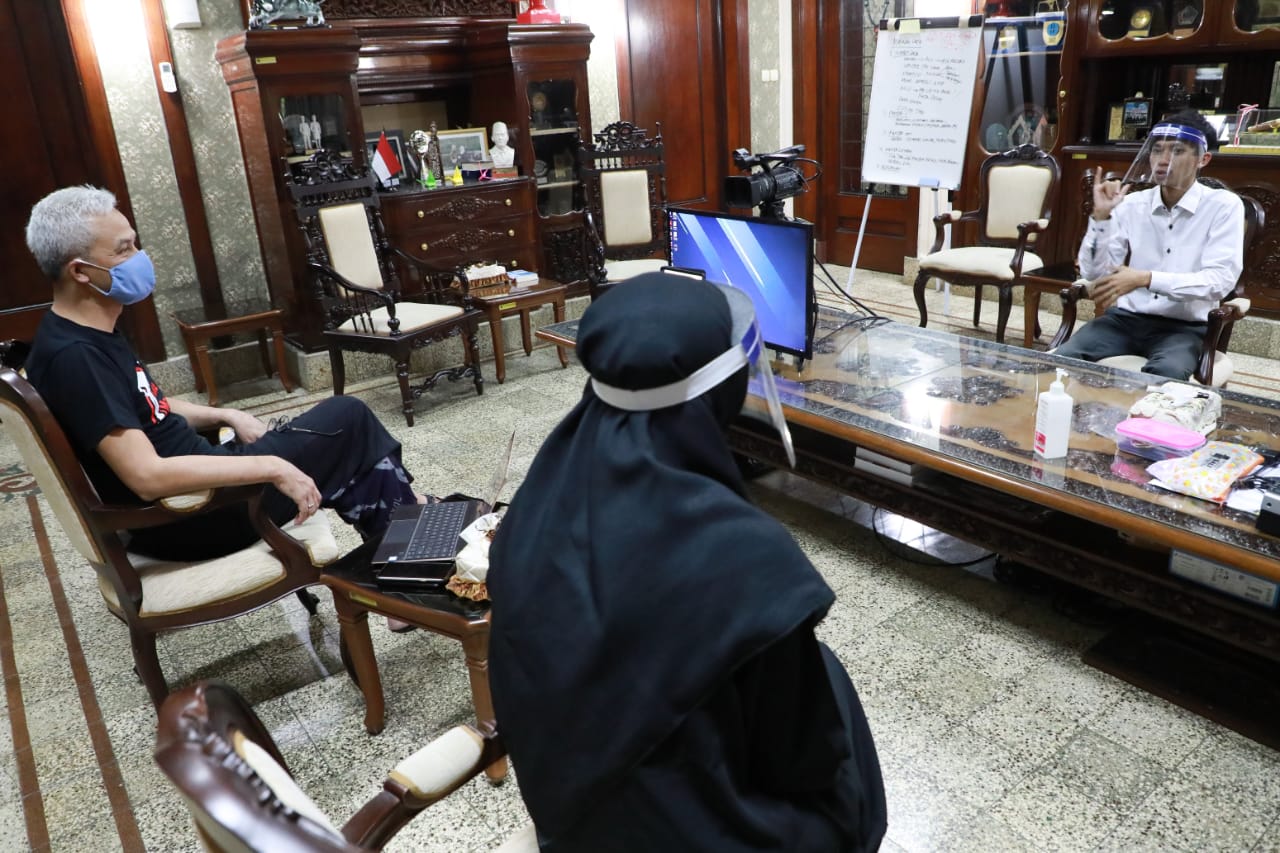 Pemuda disabilitas asal Temanggung saat bertemu Ganjar Pranowo (28/8/2020)-(Foto: ihr)