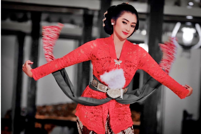 Asti seorang Abdi Dalem Mataya Penari keraton Yogyakarta