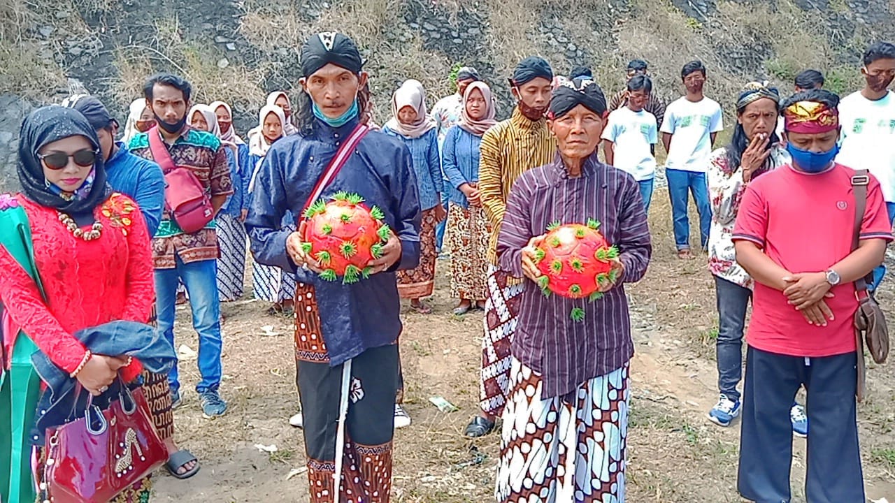 Seniman Pinggir Sungai Progo Gelar Peringatan HUT RI Ke-75 di Bendungan Ancol