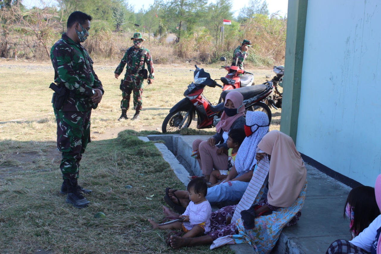 Di Sela Latihan, Yonarmed 11 Kostrad Salurkan Bantuan Sembako Ke Warga Terdampak Covid
