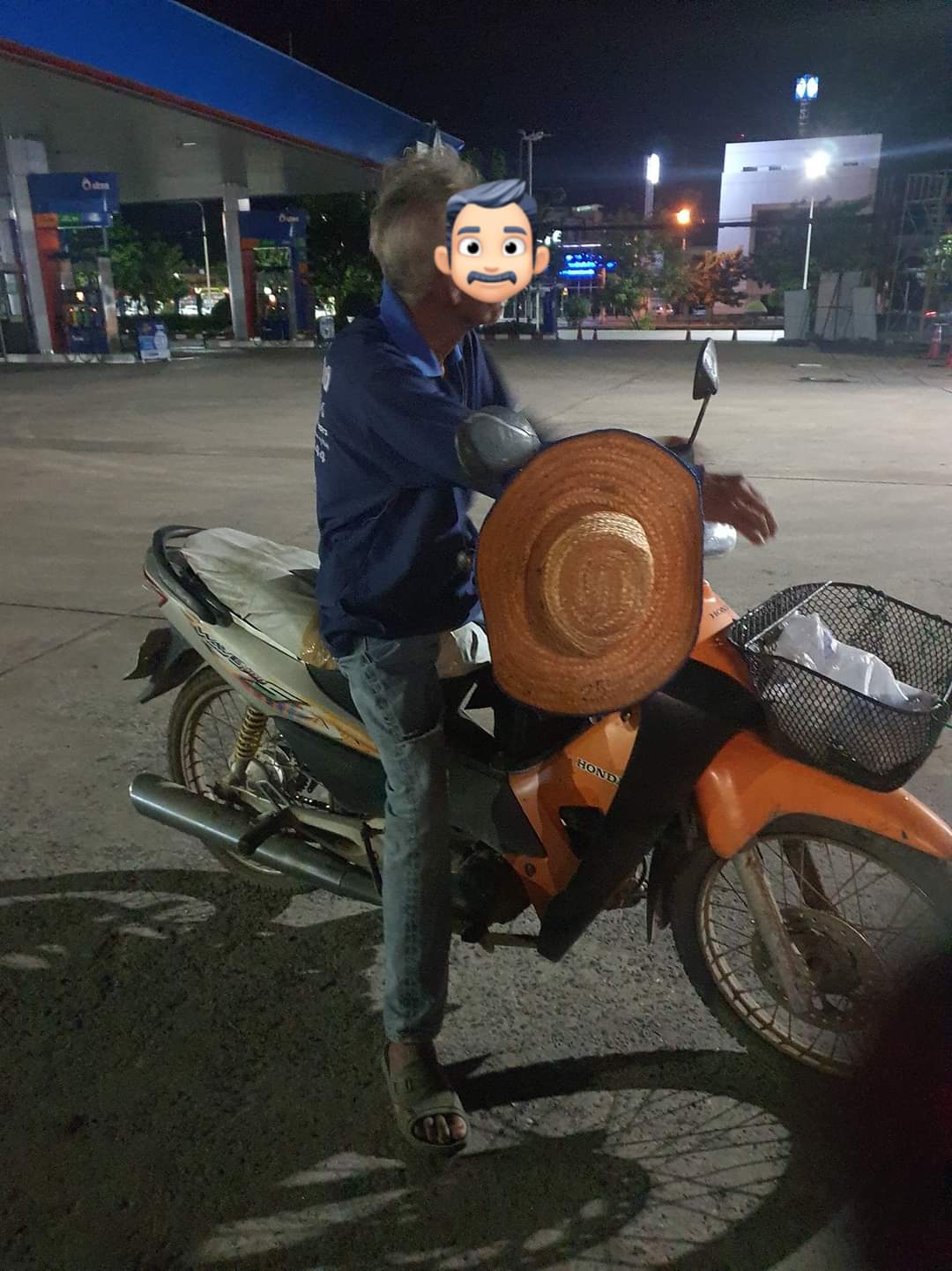 Demi Lihat Cucunya Terakhir Kali, Seorang Kakek Bersepeda 300 Km