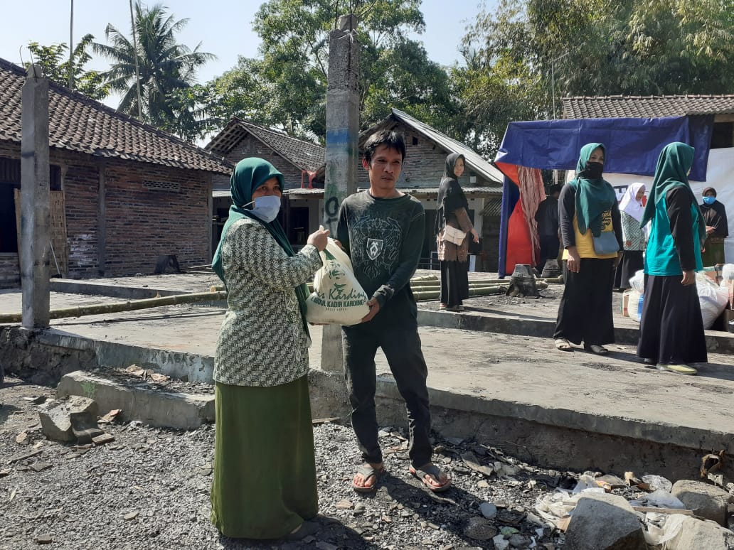 Korban Kebakaran Rumah di Mungkid, Terima Bantuan  Dari NU dan PKB Magelang