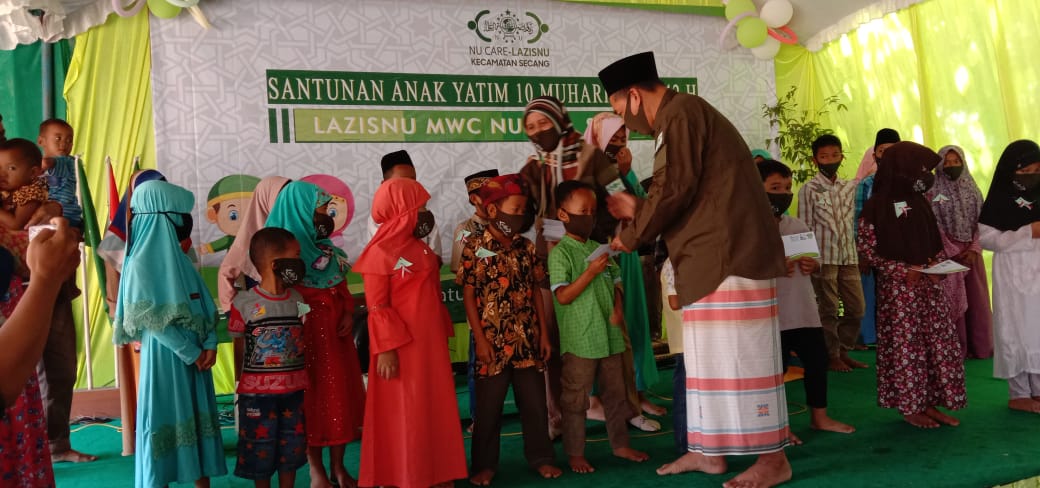 Peringati 10 Muharram, LazisNU Secang dan Pemdes Girikulon Santuni Anak Yatim
