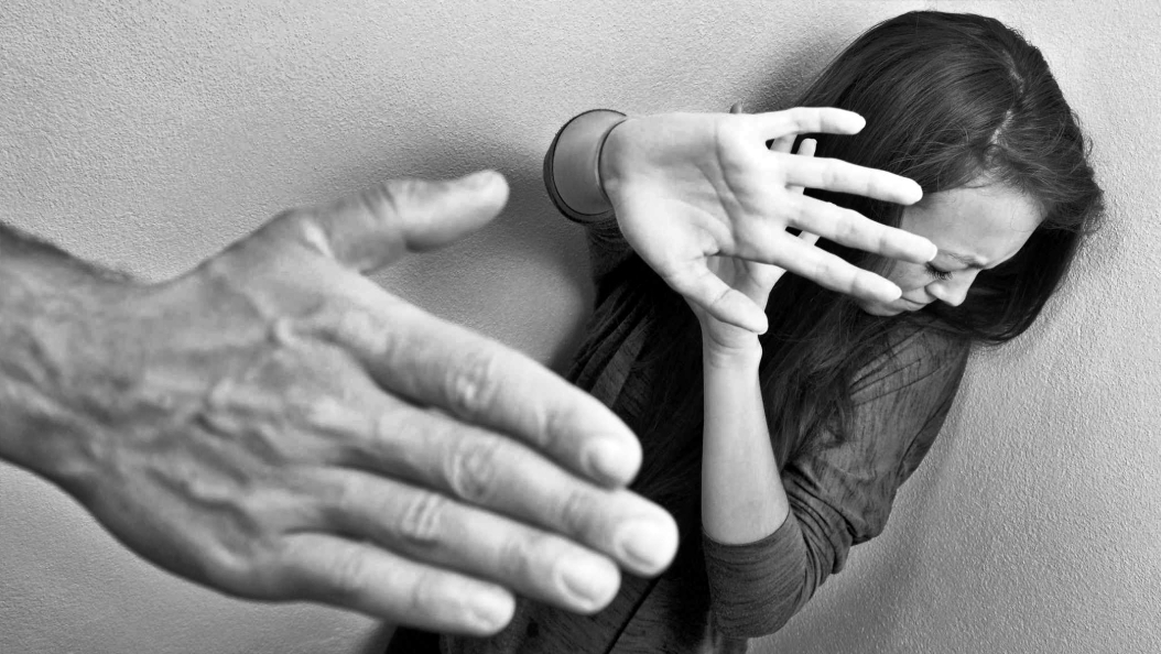 ilustrasi wanita jadi korban KDRT suaminya