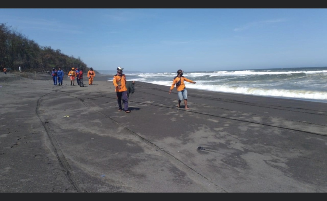Cerita Seram Detik detik Sekeluarga Asal Sleman Tergulung Ombak Pantai Goa Cemara