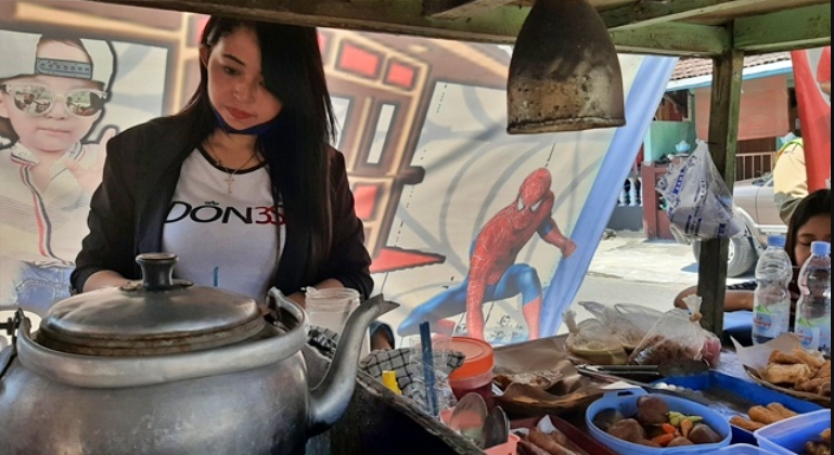 penjual angkringan janda cantik