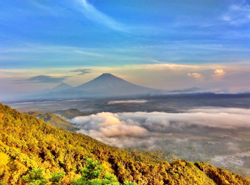 view dari Puncak Banyak Angkrem Salaman Magelang_Foto Indonesiapunyasegalanya