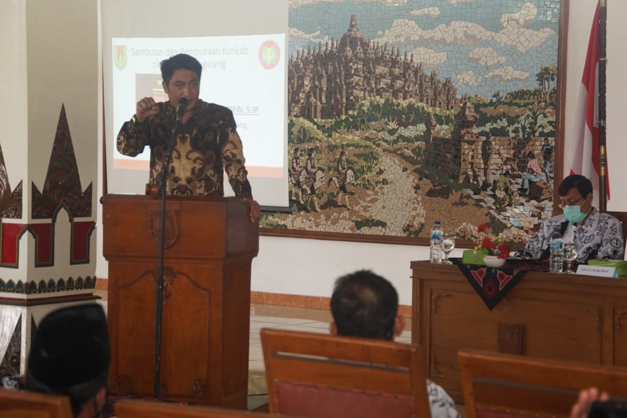 Bupati Magelang Zaenal Arifin saat membuka Konferensi PGRI Kabupaten Magelang (26/9/2020)--(Foto: Istimewa)