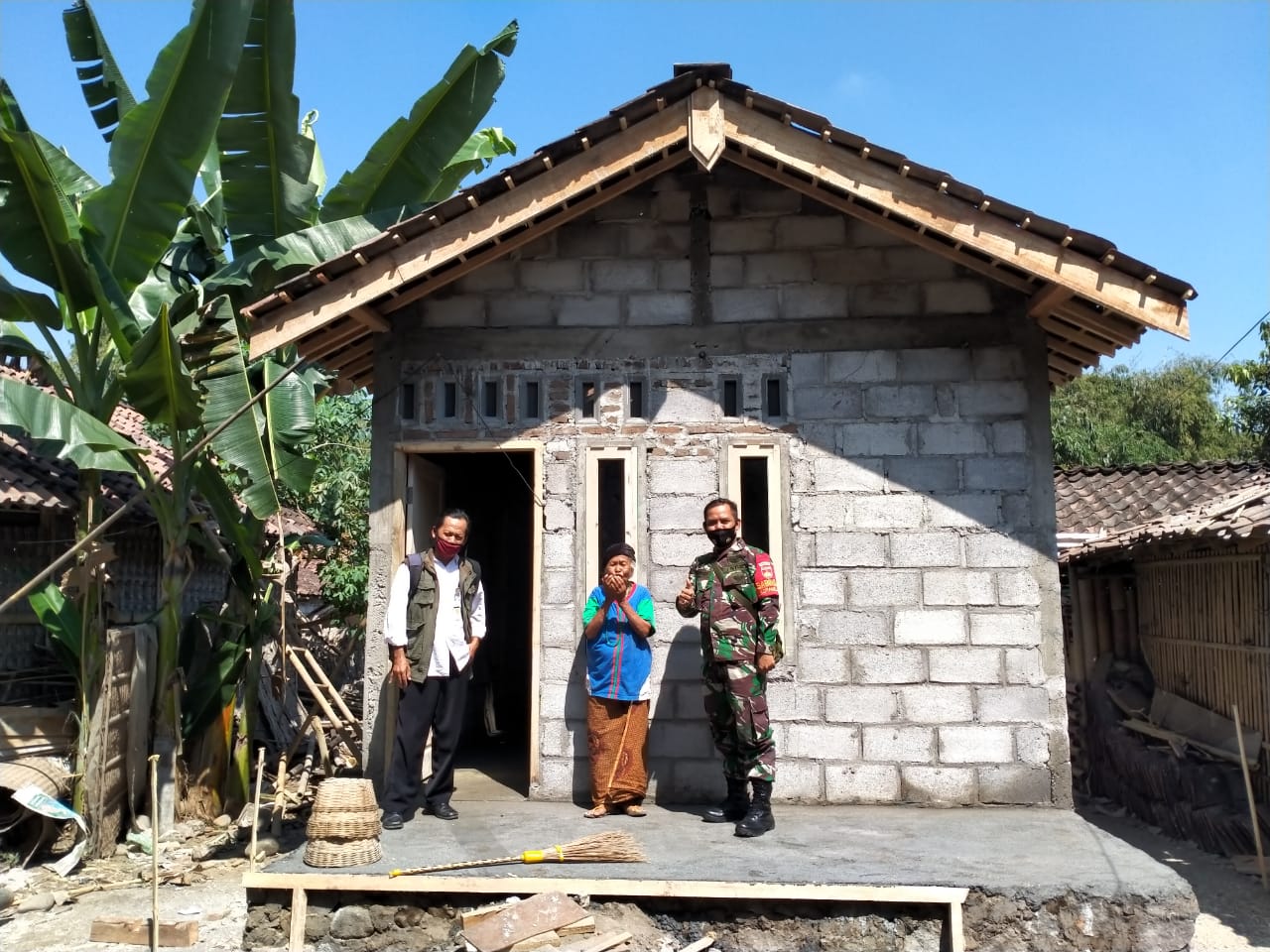 Rumah nenek di mungkid sudah dibangun