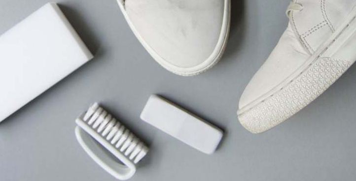 Ingin Sepatu Putih Kembali Seperti Baru, Cukup Gunakan Bahan di Rumah