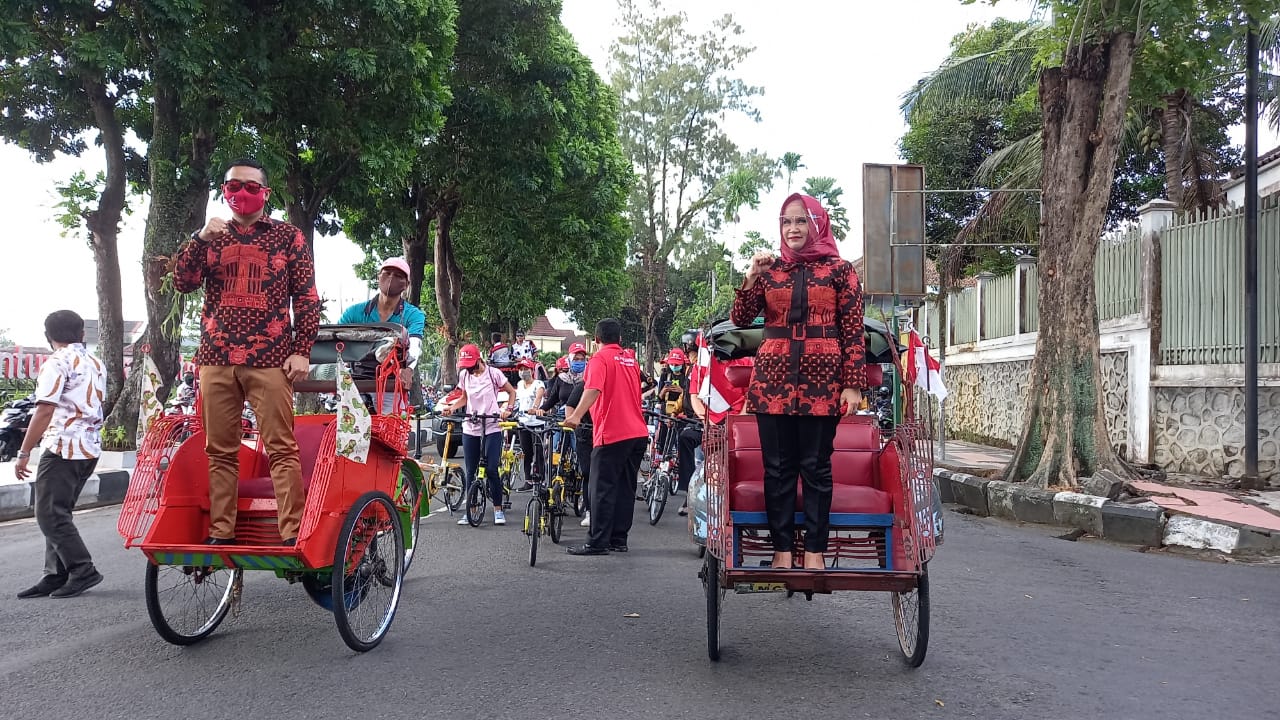 Resmi, Paslon Aji-Windarti Didaftarkan ke KPU Magelang