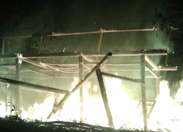 BREAKING NEWS : Rumah Terbakar di Grabag  Magelang, Satu Warga Terkena Sambaran Api