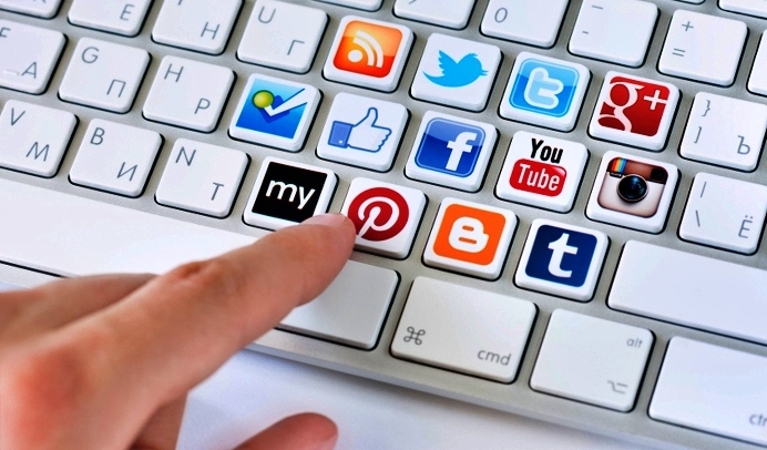 sosial media promo wisata