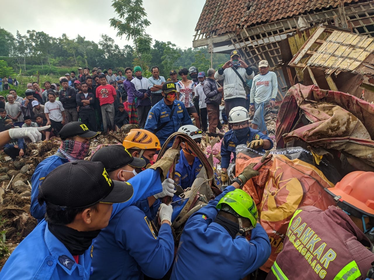 Kronologi Kecelakaan Maut Truk Tabrak Rumah di Pakis Magelang