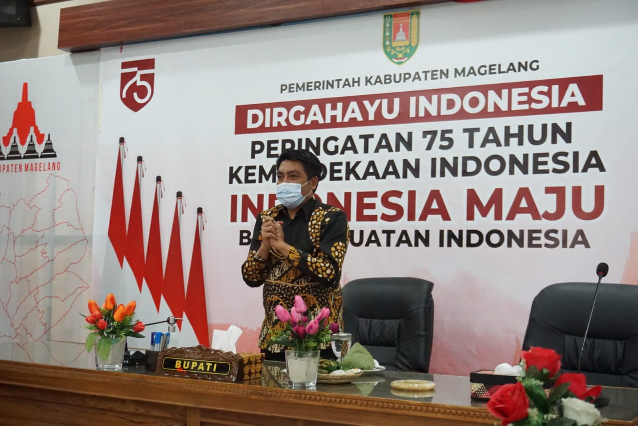 Bupati Magelang Zaenal Arifin saat menerima penghargaan Proklim secara virtual (23/10/2020)-(Foto: istimewa)