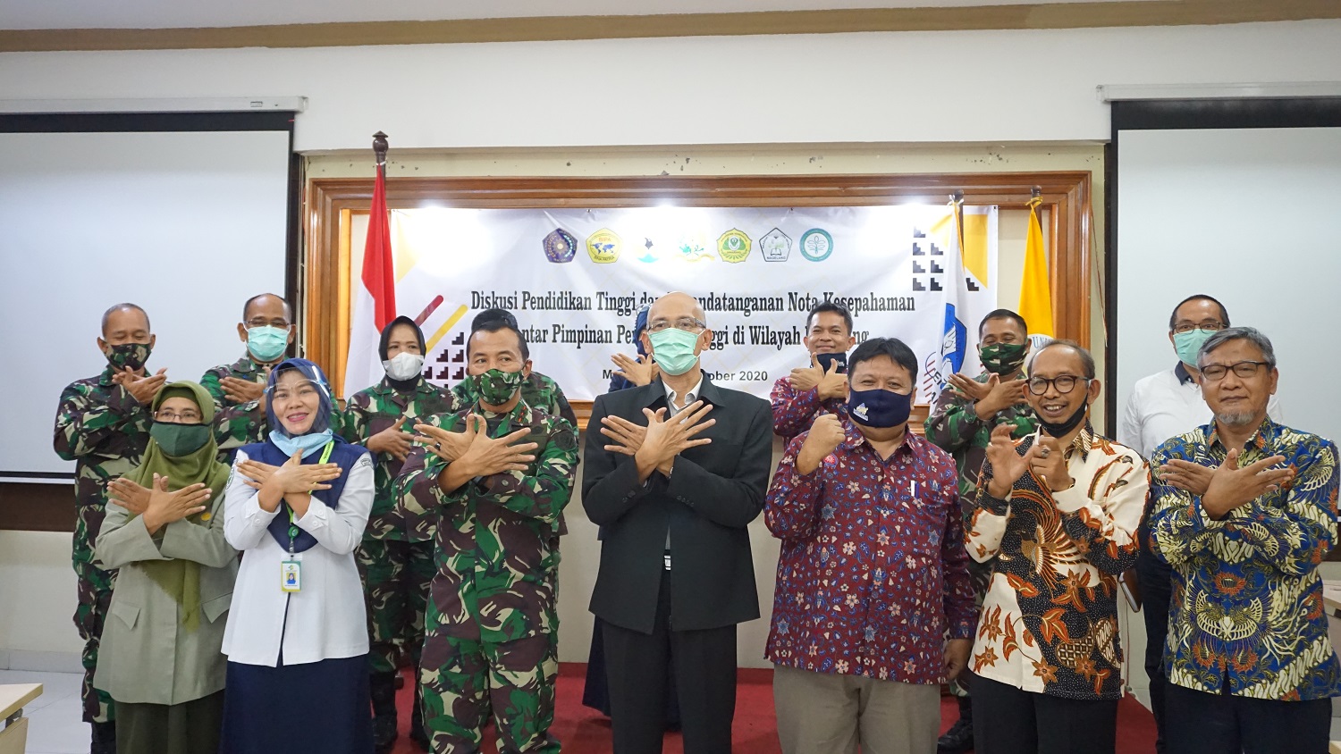 Sesi Foto bersama Forum Pimpinan Perguruan Tinggi di Magelang (15/10/2020)-(Foto: Istimewa)