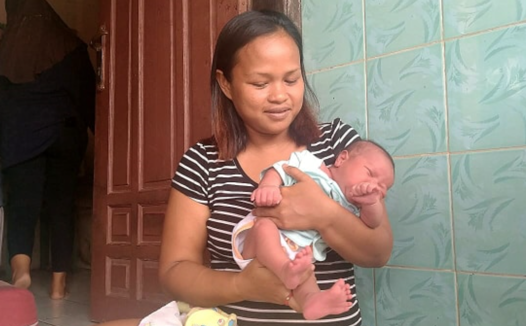 Dua Anak Satu Keluarga Ini Punya 12 Jari Tangan dan Kaki