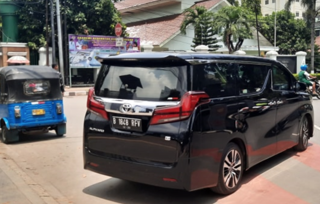Daftar Kode Plat Nomor Sakti, Pemiliknya Bukan Orang Sembarangan