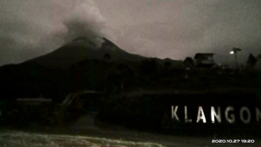 View merapi malam dari Klangon Sleman (27/10/2020)-(Foto: Istimewa)