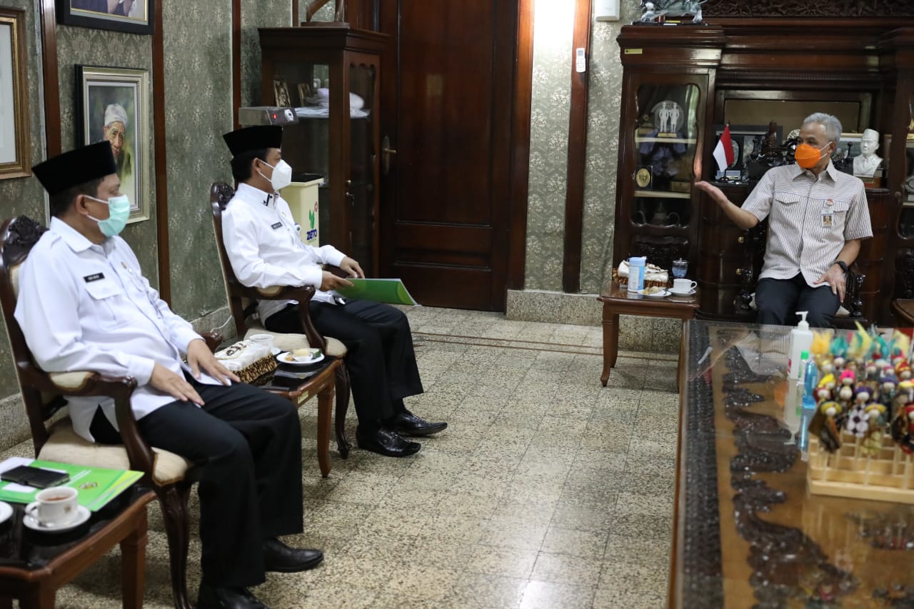 Hindari Kerumunan, Ganjar Pastikan Puncak Hari Santri 2020 di Jateng Digelar Virtual