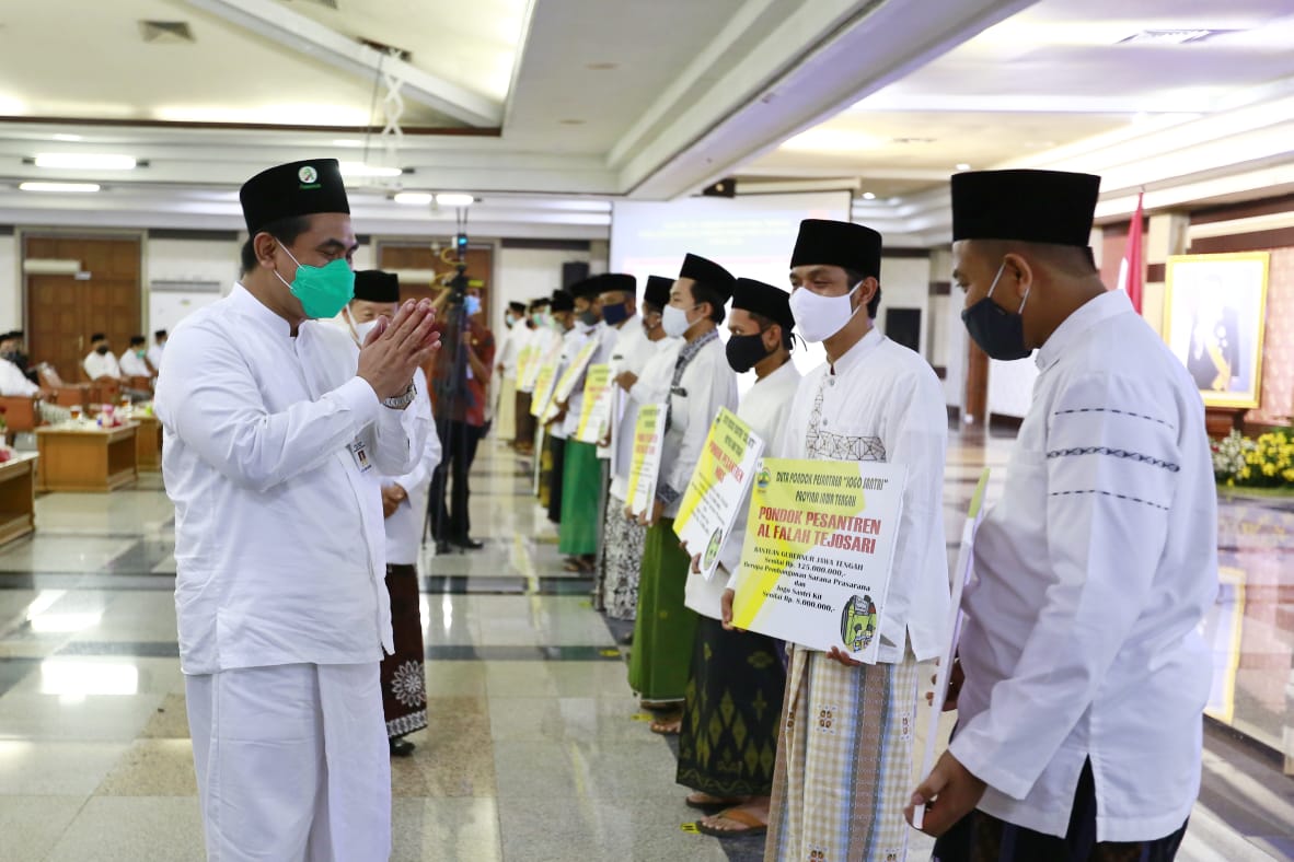 Hari Santri 2020, Pemprov Jateng Beri Penghargaan 15 Duta Pondok Pesantren