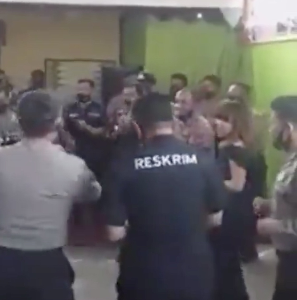 Viral, Pisah Sambut Kapolsek Dimeriahkan dengan Orgen Tunggal