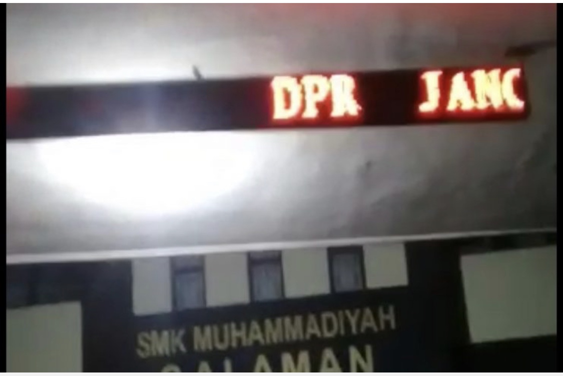 Perentasan Running Text di Salaman Magelang