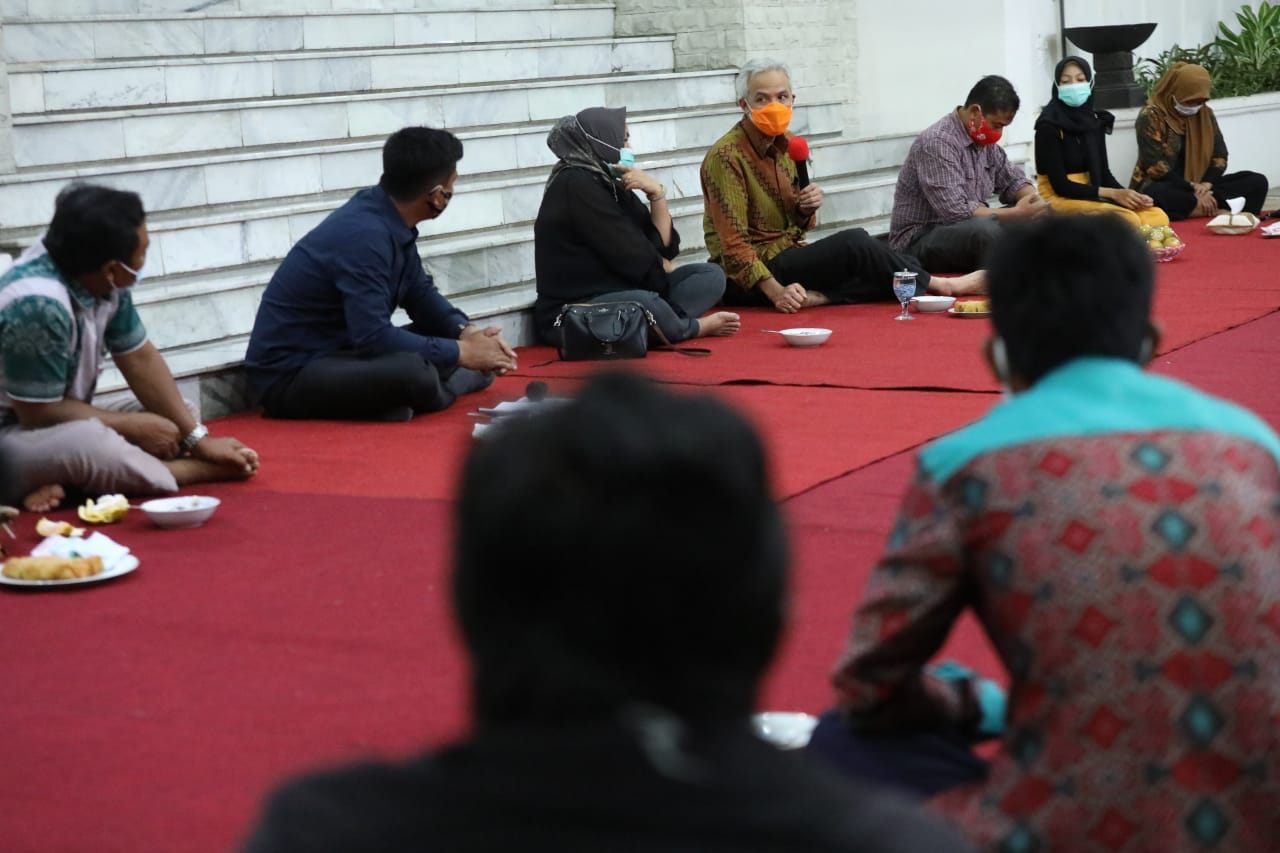 Ganjar Pranowo bertemu belasan Kades di Rumah Dinas