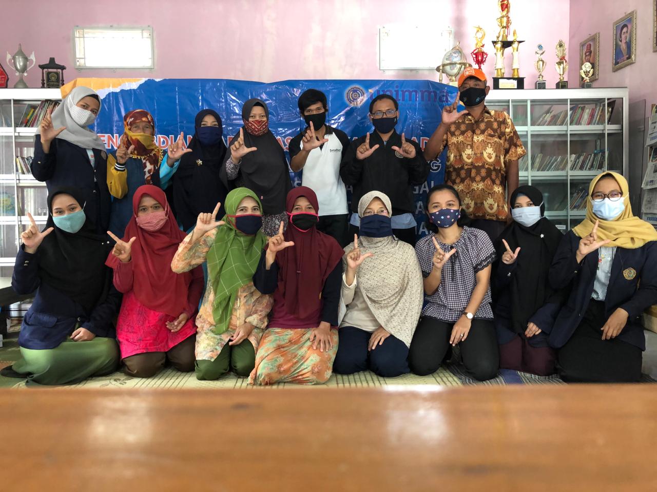 Pendampian PPMT UNIMMA Di Perpusatkaan Desa Mangunsari Sawangan