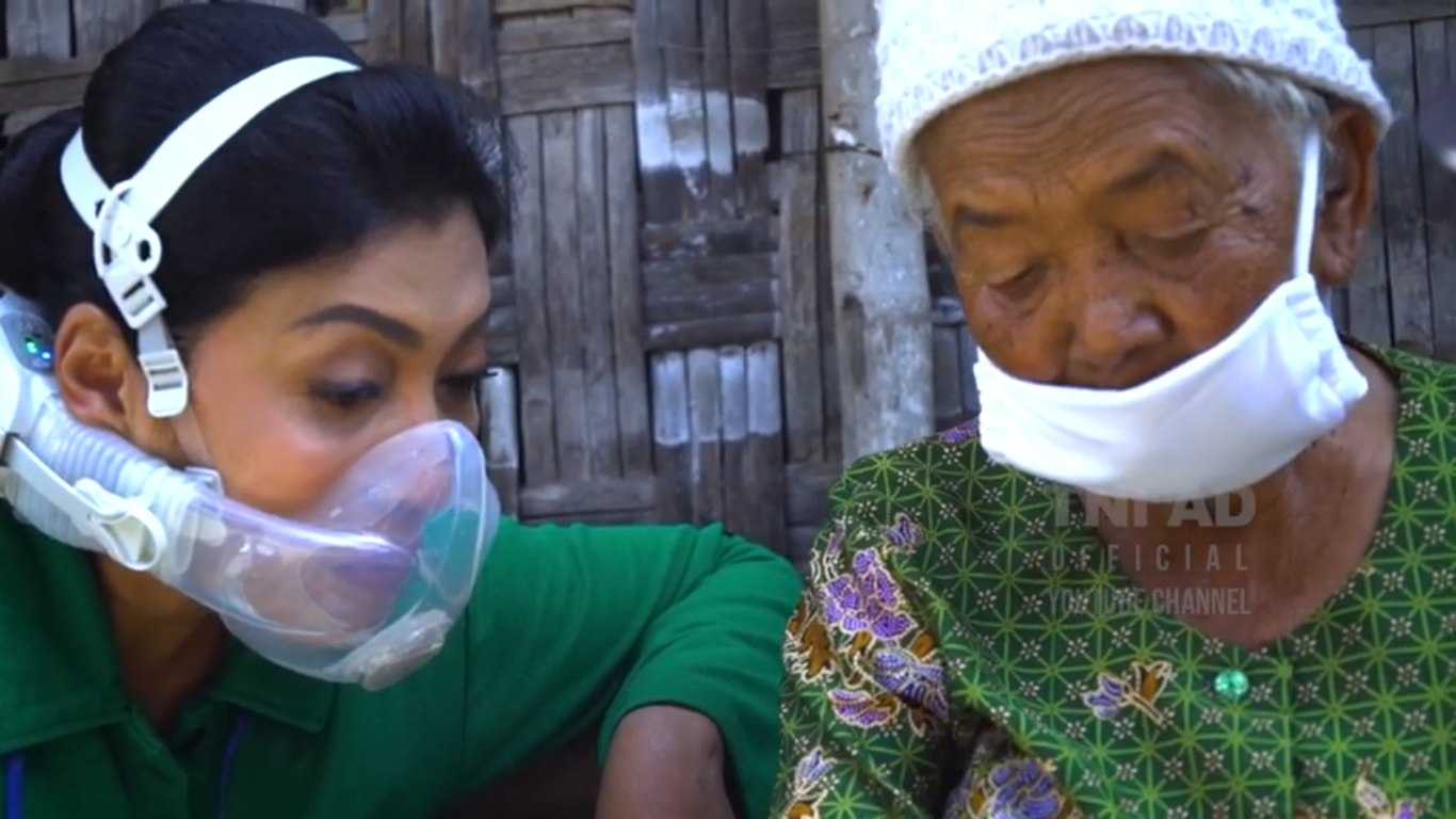 Kisah Mbah Saodah Yang Tinggal Sendirian di Rambeanak Mungkid