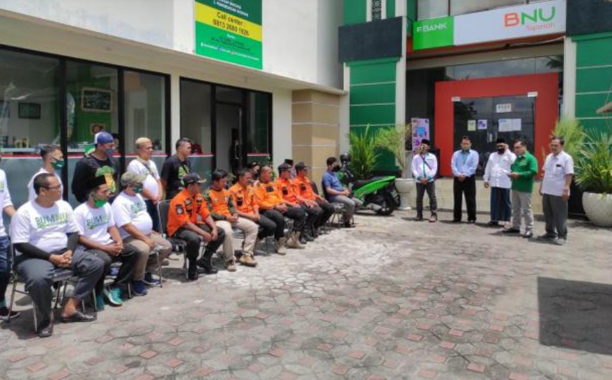 Dorong Program Penguatan Ekonomi, PCNU Kabupaten Magelang Serahkan Box Corner Hijau