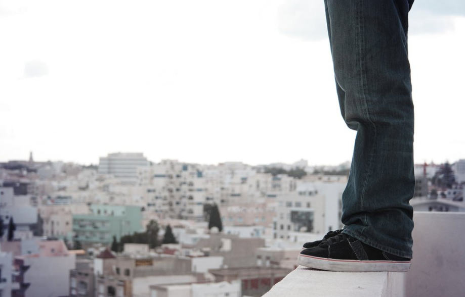 Nekat Loncat Dari Lantai 4 Hotel, Seorang Mahasiswi Meninggal Dunia