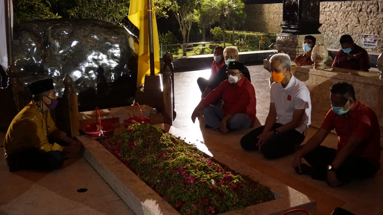 Usai Ziarah di Makam Bung Karno, Ganjar Ingatkan Persatuan Sangat Penting