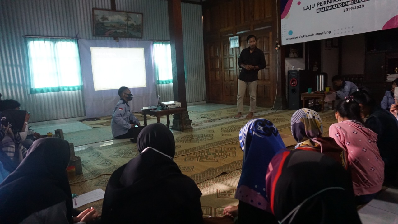 Tim PHP2D Badan Eksekutif Mahasiswa Fakultas Psikologi dan Humaniora (BEM FPH) Sosialiasai kepada IRKB