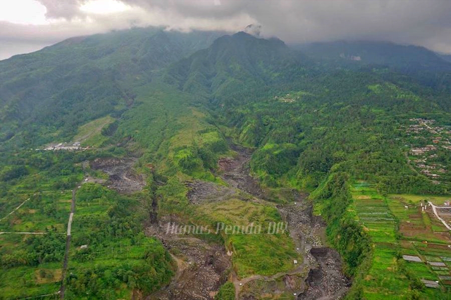 pantauan udara kawasan merapi oleh BPPTKG_ Foto Humas Pemda DIY (26/11/2020)