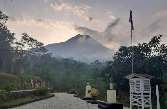 view merapi 9 November 2020 via Pos Babadan Dukun Magelang