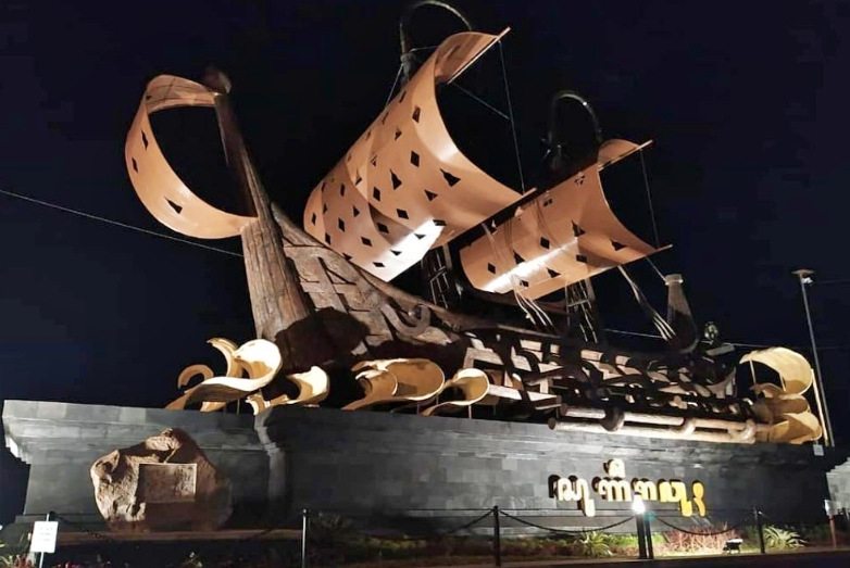 Gerbang Raksasa Samudra Raksa Klangon Kulonprogo