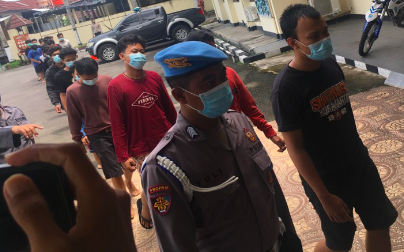 MADESU: Puluhan pelajar digelandang ke Mapolres Bantul usai terlibat aksi vandalism. (foto: istimewa)