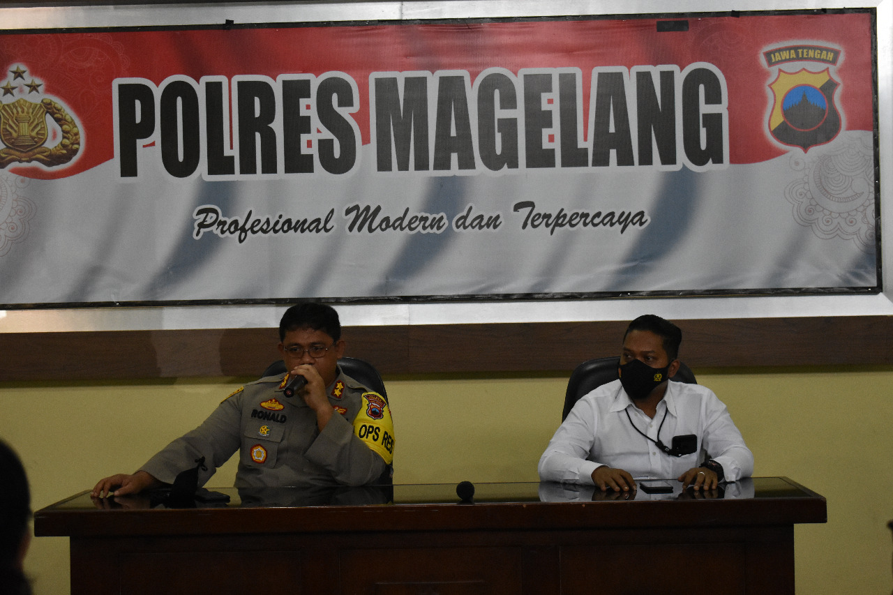 Kapolres Magelang AKBP Ronal A Purba saat memberikan wejangan khusus kepada satuan reskrim (10/12/2020)-(Foto: istimewa)