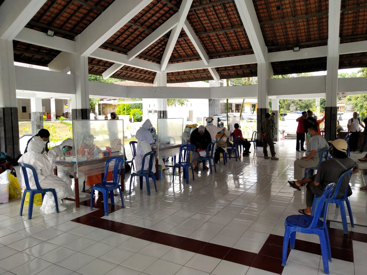 Ratusan wisatawan menuju candi borobudur jalani rapid antigen di TIC Borobudur (26/12/2020)-(Foto: istimewa)